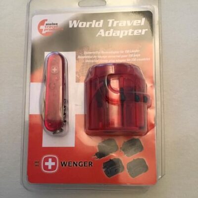 Wenger World Adapter + Commander translucent red