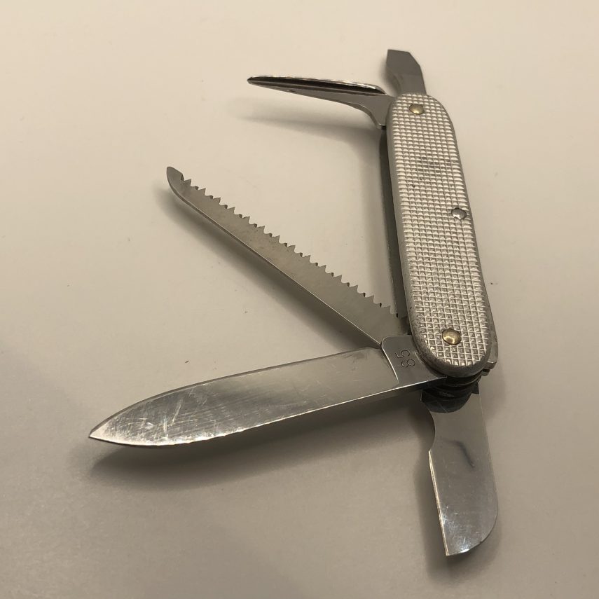 Victorinox Electrician + Old Cross 1985 Marc's Army Knives